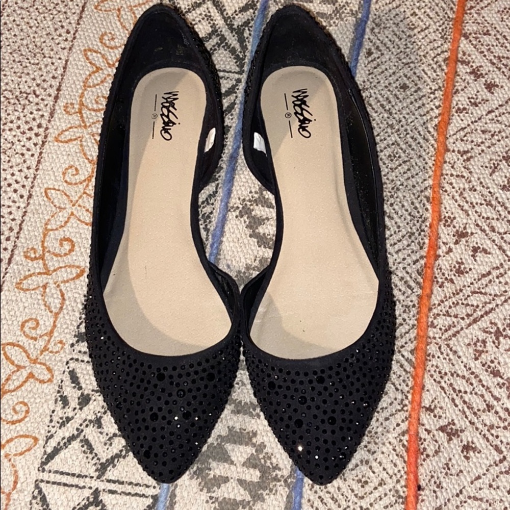 Women’s bedazzled flats
